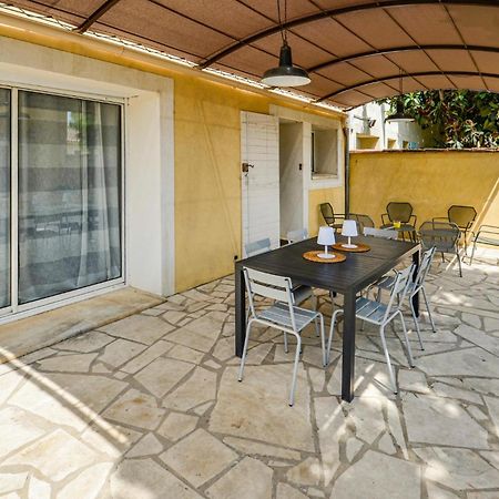 3 Bedroom Awesome Home In Chateuneuf De Gadagne Chateauneuf-de-Gadagne ภายนอก รูปภาพ