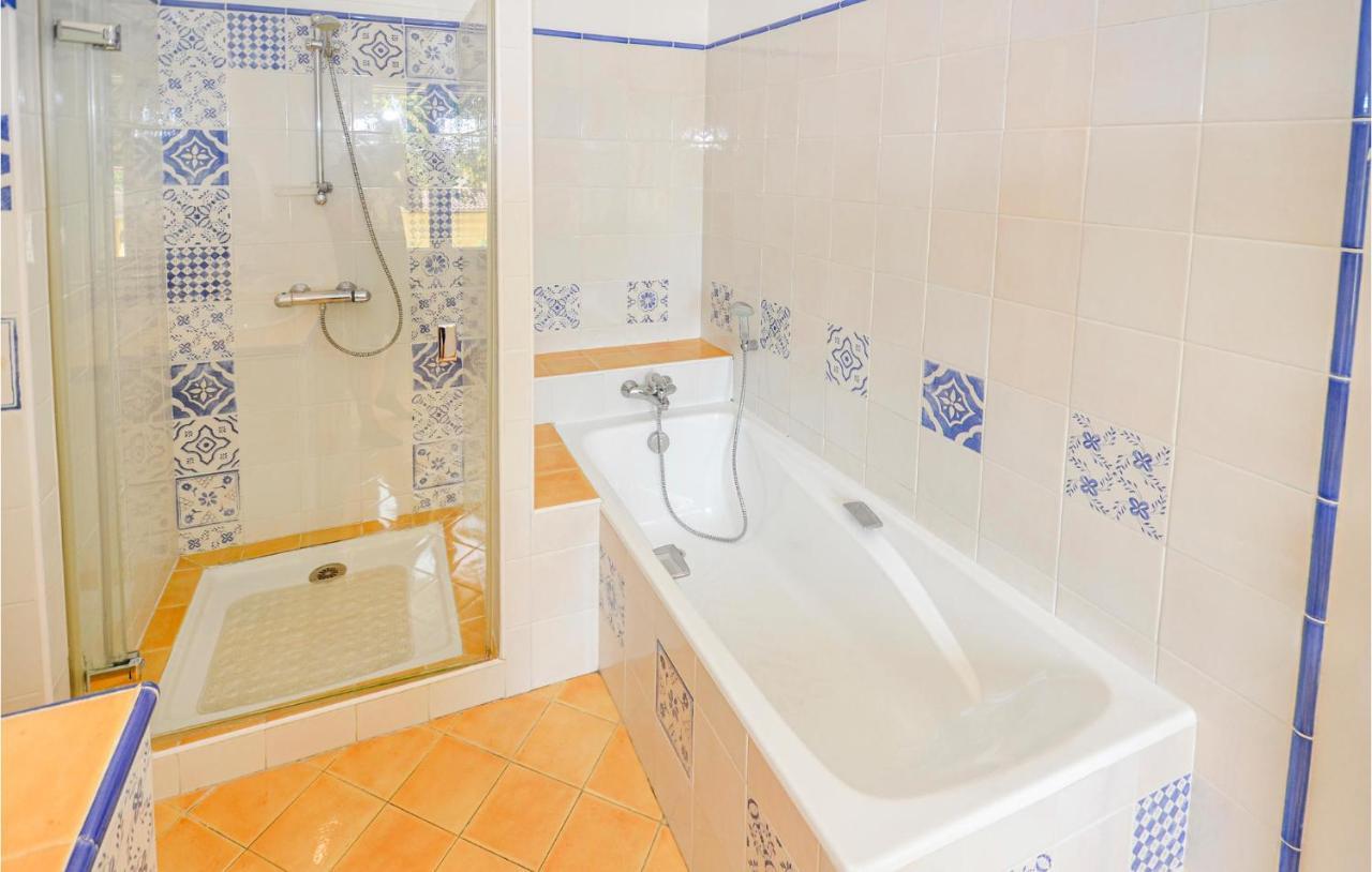 3 Bedroom Awesome Home In Chateuneuf De Gadagne Chateauneuf-de-Gadagne ภายนอก รูปภาพ