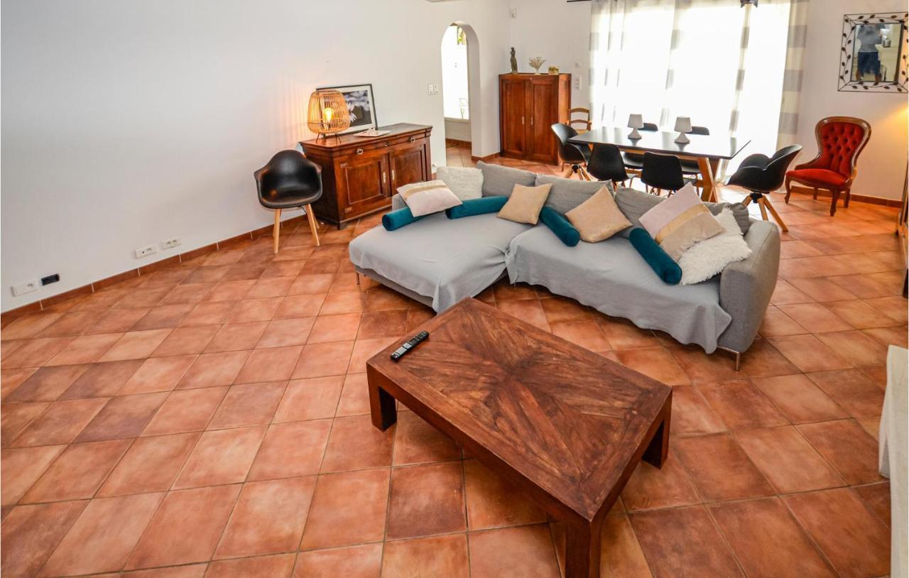 3 Bedroom Awesome Home In Chateuneuf De Gadagne Chateauneuf-de-Gadagne ภายนอก รูปภาพ