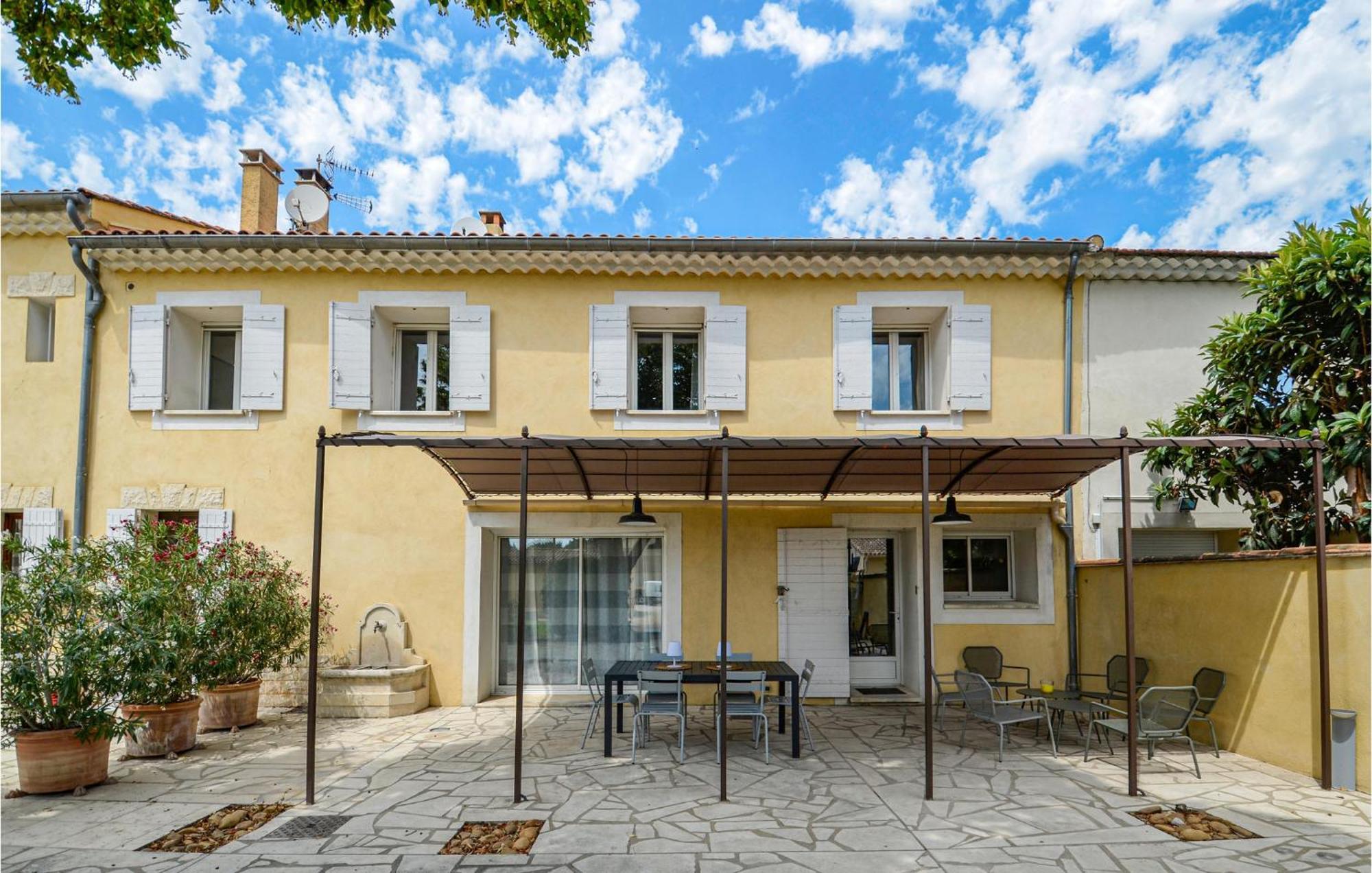 3 Bedroom Awesome Home In Chateuneuf De Gadagne Chateauneuf-de-Gadagne ภายนอก รูปภาพ
