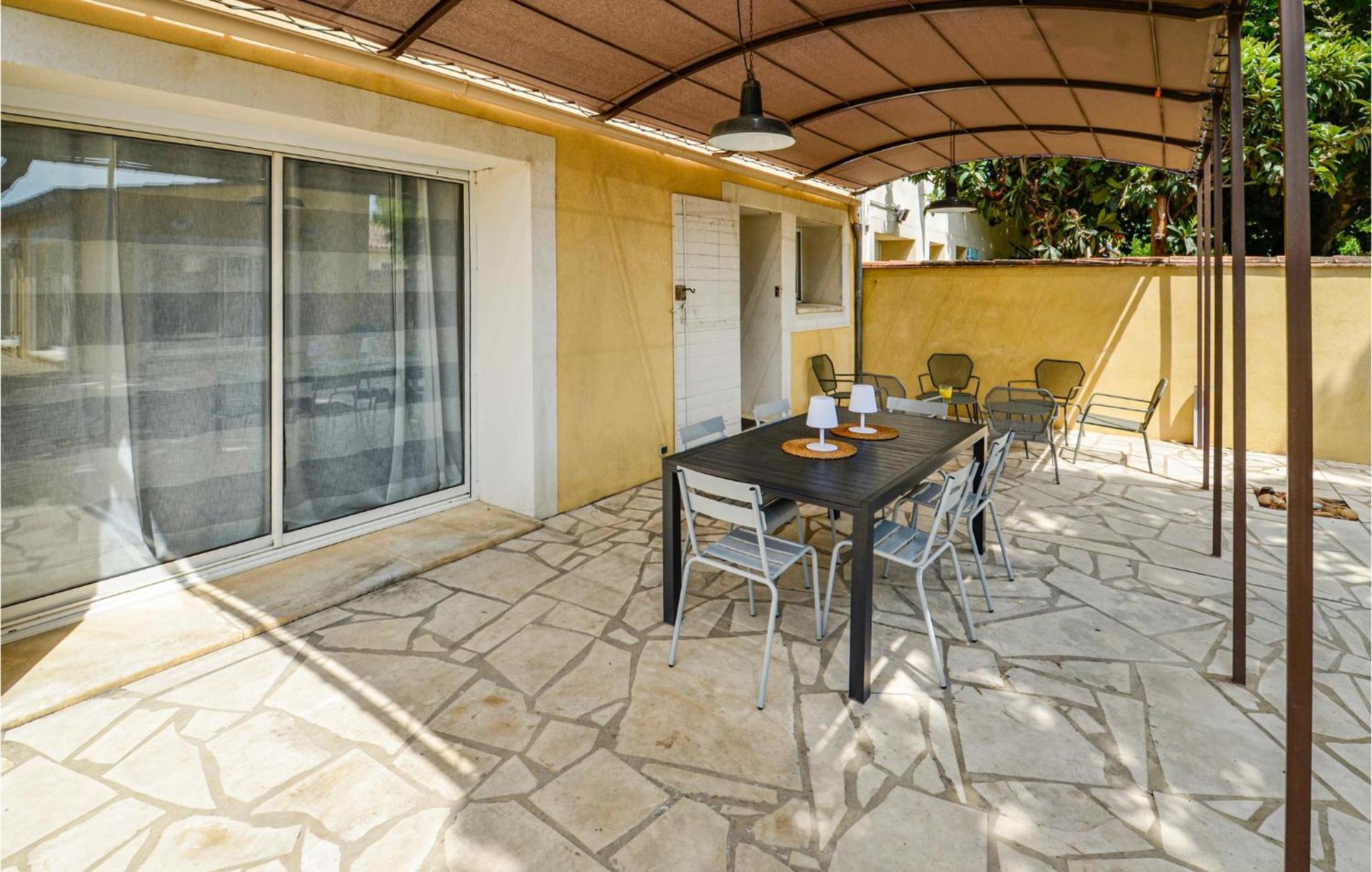 3 Bedroom Awesome Home In Chateuneuf De Gadagne Chateauneuf-de-Gadagne ภายนอก รูปภาพ